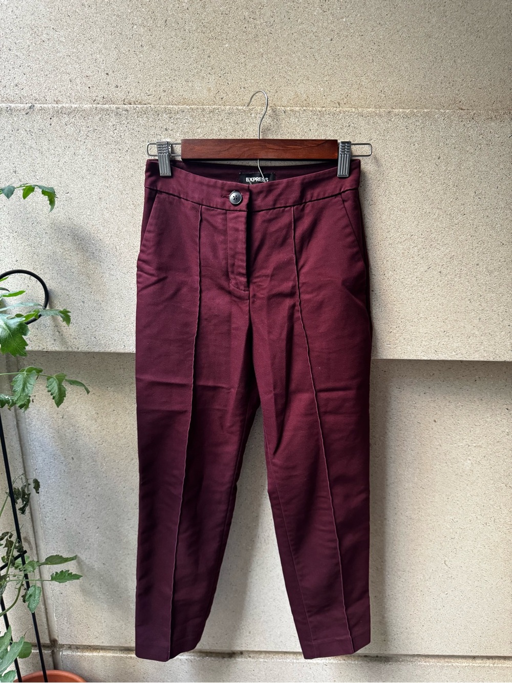 Express High-Waist Tailored Trousers in Deep Wine